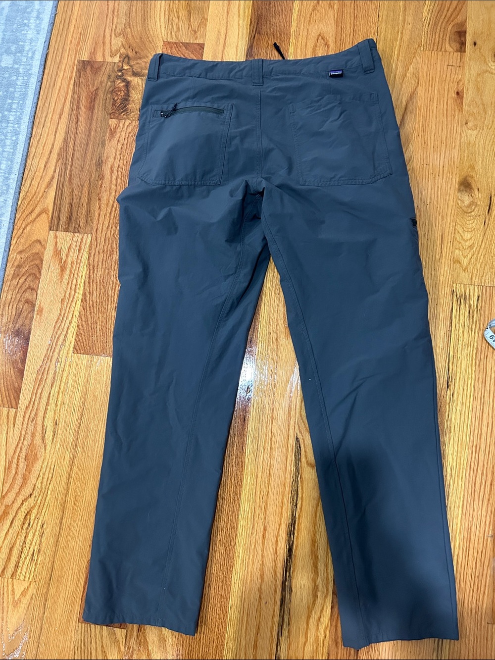 Patagonia Men's Cargo Pants - Dark Gray - Picture 4 of 8